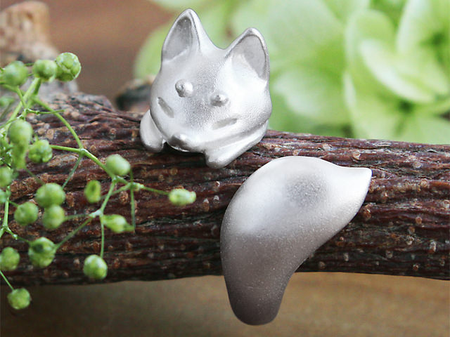 Pecca 白キツネのピンキーリング